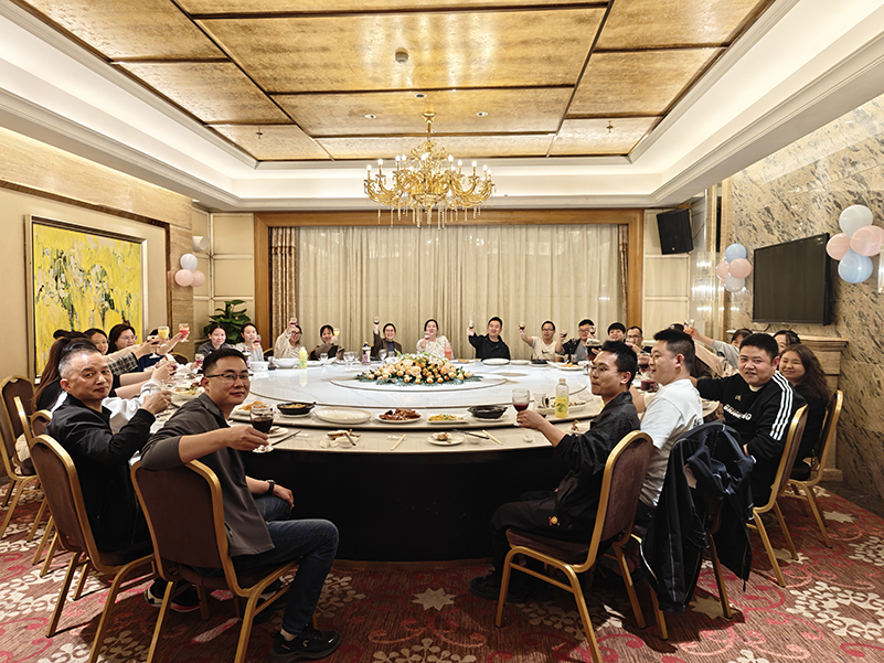 九游老哥俱乐部集团开展2026年 “三八” 女神节庆；疃